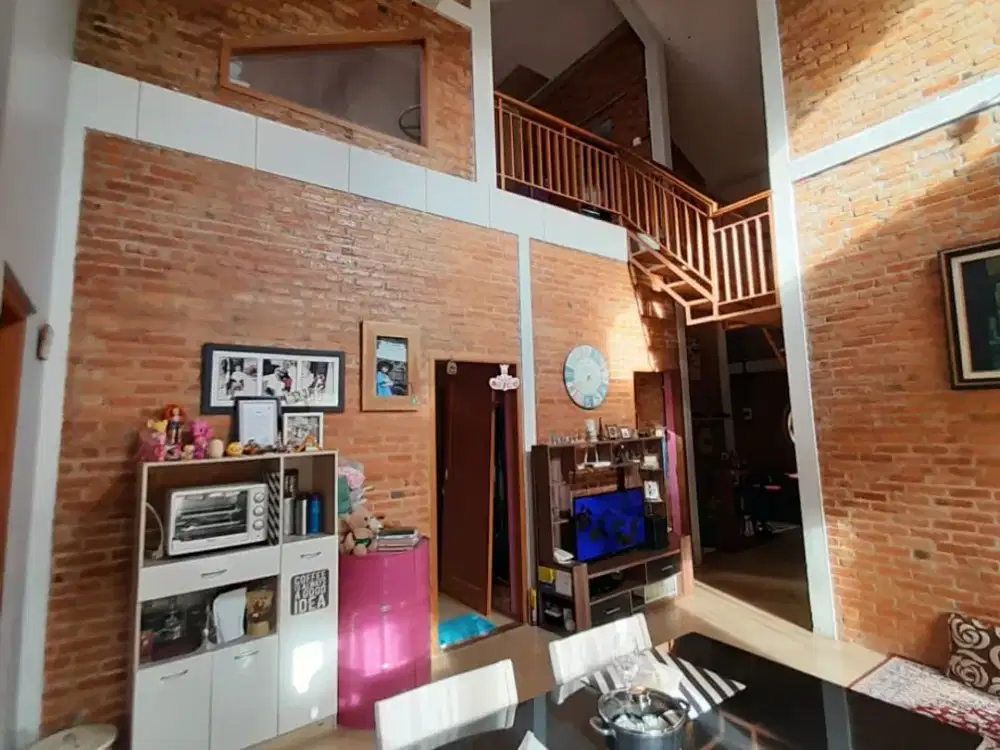 DIJUAL RUMAH TIPE MODERN COUNTRY 1.5 Lantai Di Perumahan Islamic Village Cluster Baiti Jannati Blok L4 No.1A