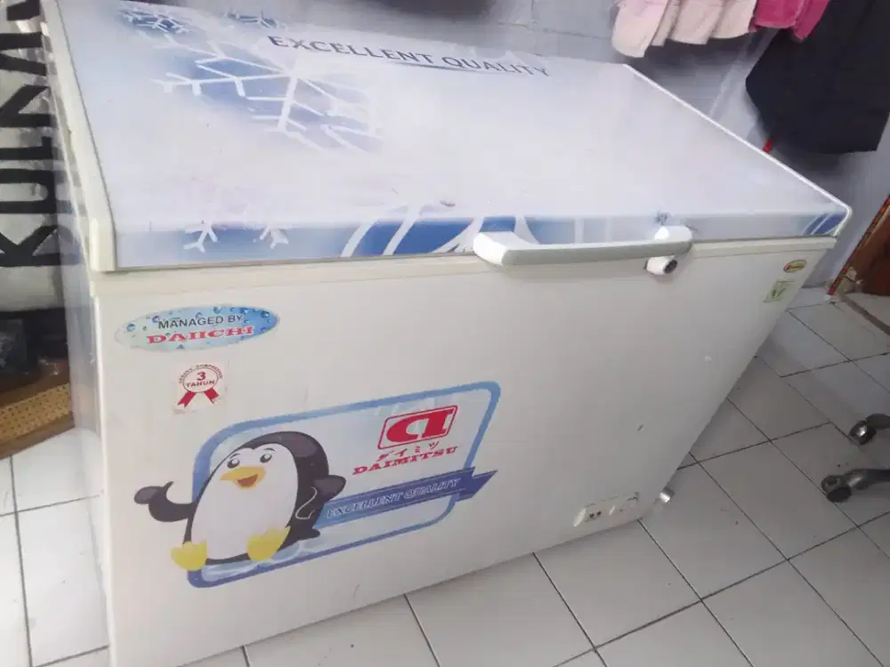 Freezer masih bagus 220ltr