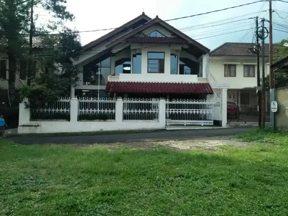 CIGADUNG, SAYAP DAGO. RUMAH LUAS 2 LANTAI SIAP HUNI DI KOTA BANDUNG