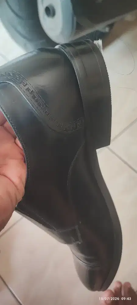 Assalamualaikum tuan tuan.jual saja ni sepatu pantopel merek ELLE .