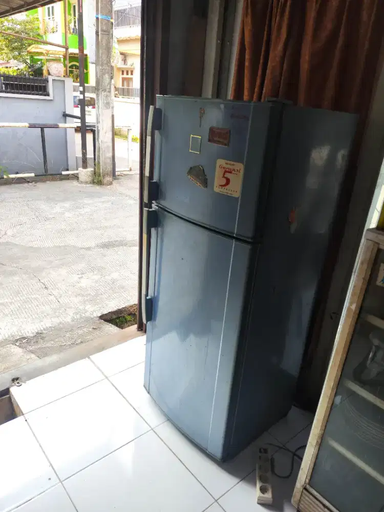 Kulkas Sharp SJ-d 2 pintu