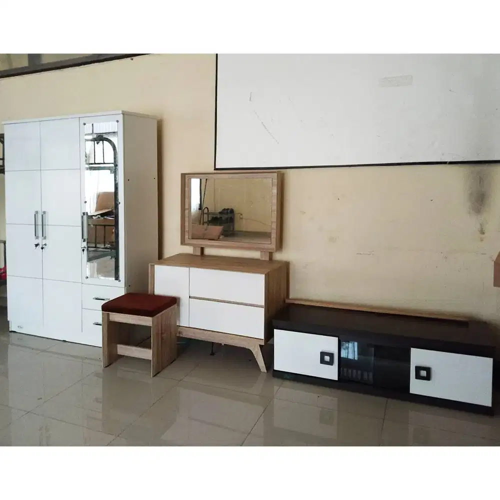Lemari Pakaian, Meja Rias, dan Meja TV (Paket Big Sale)