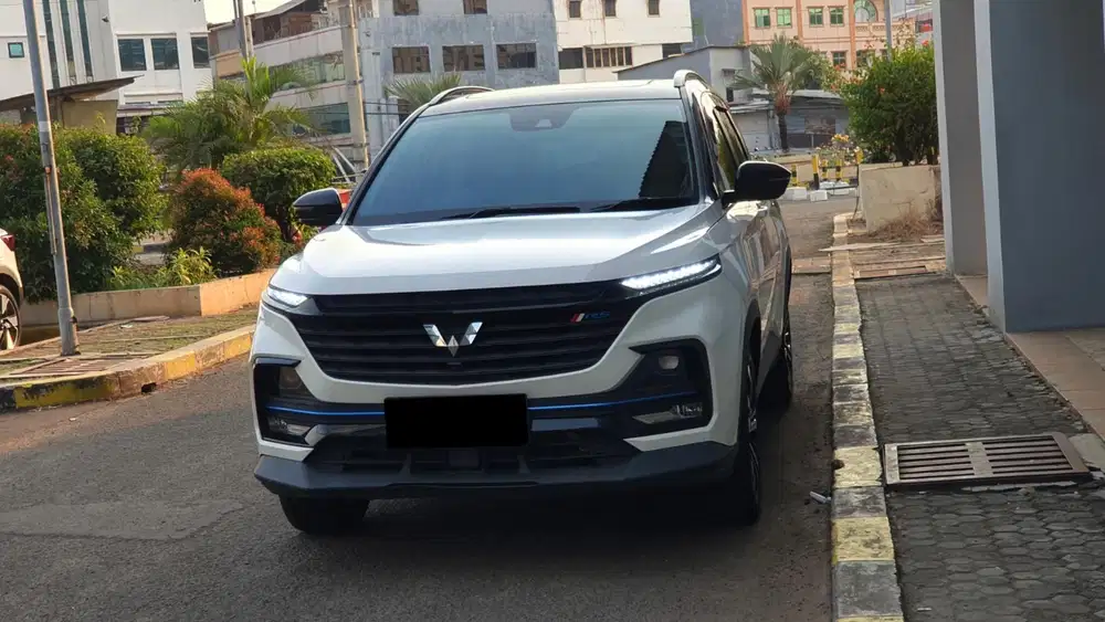 Km 37rb wuling almaz rs pro hybrid 2022 putih