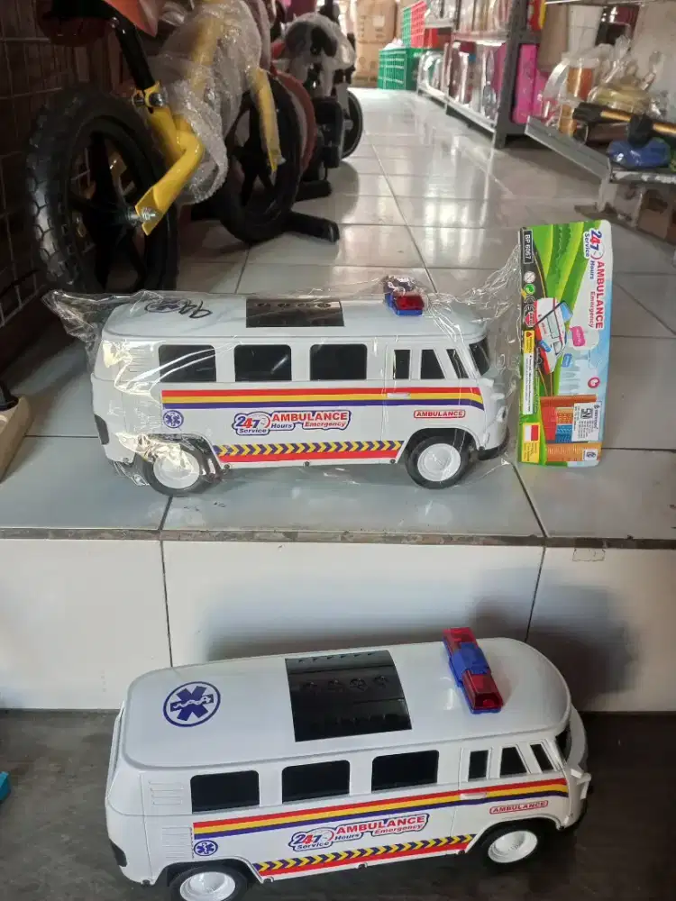Mainan Anak Mobil Ambulans