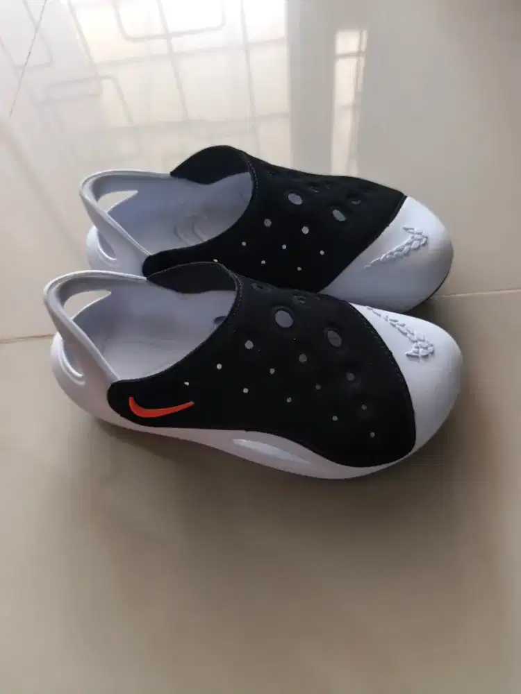 Nike Aqua Swoosh