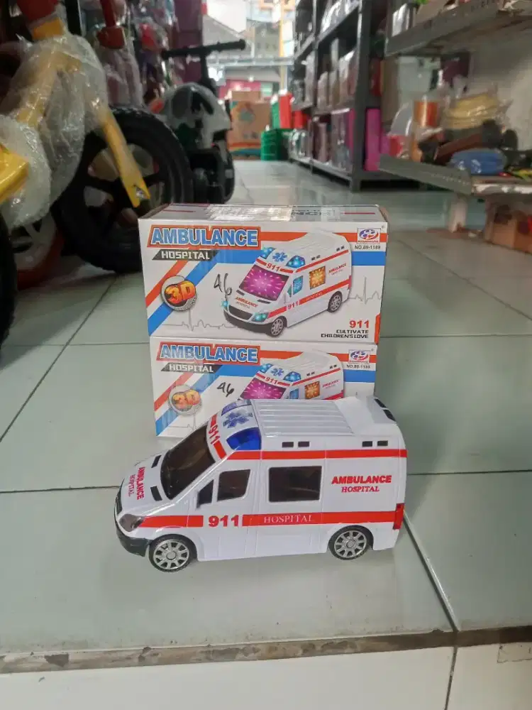 Mainan Anak Mobil Ambulan Baterai