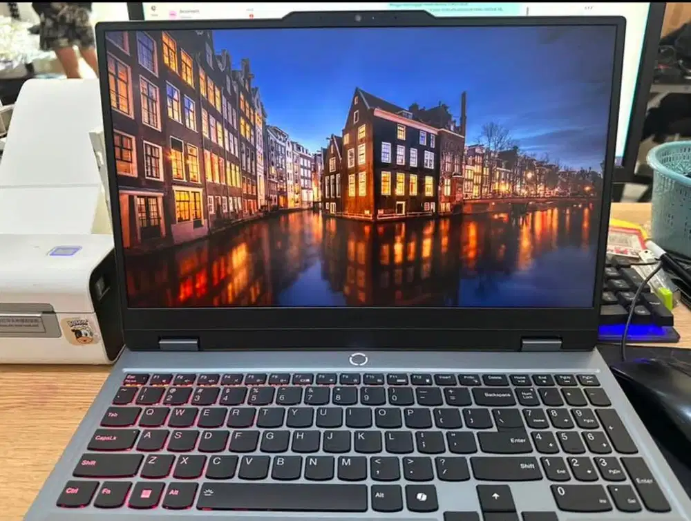 Di jual laptop lenovo LOQ 4050 16GB