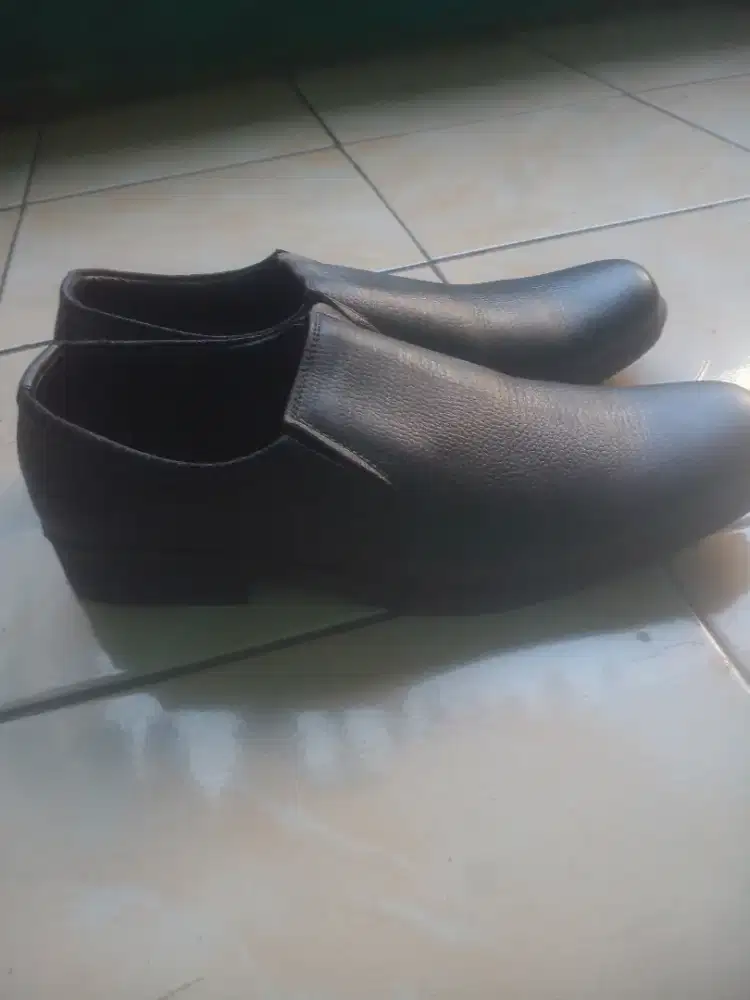Dijual buat kebutuhan hidup