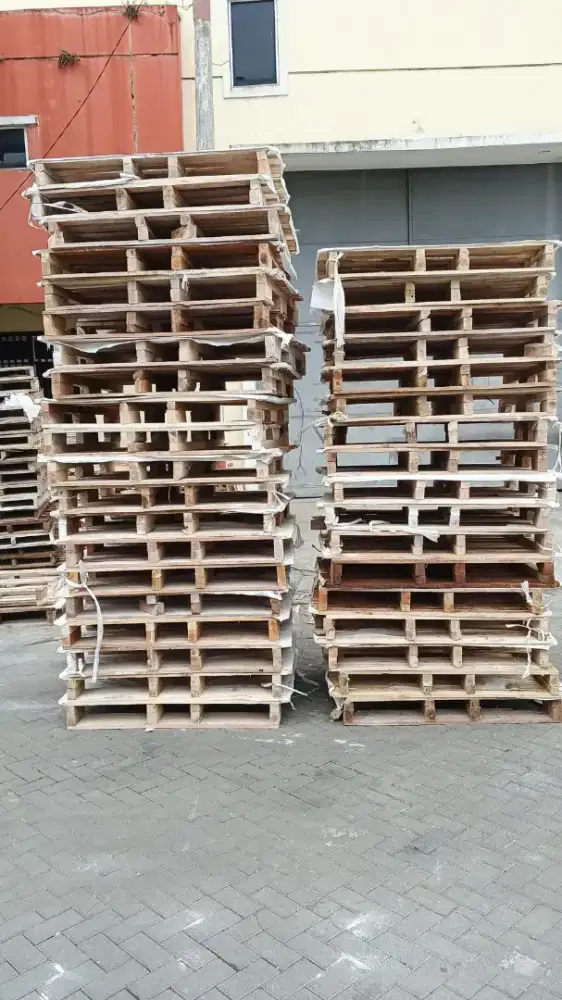 Palet kayu bekas