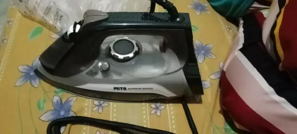 Setrika uap Mito