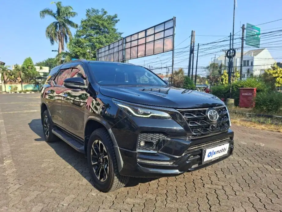 Toyota Fortuner 2.4 VRZ GR Sport AT 2022 Hitam