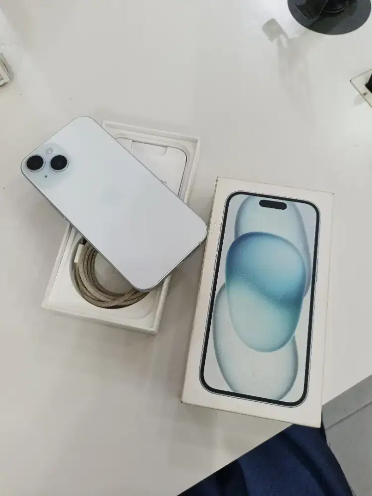iphone 15 128Gb,seken seperti baru,mulus ,no minus,BH 90%,lengkap