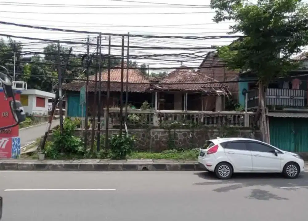 Rumah strategis di pinggir jalan pantura