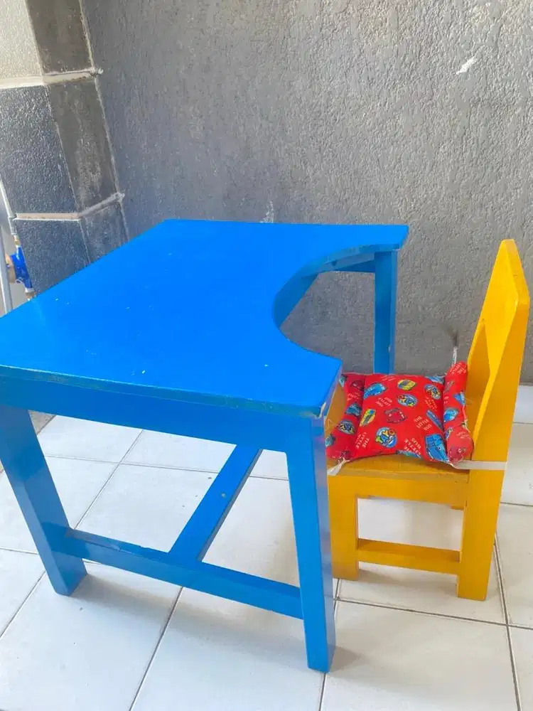 Set Meja Belajar Terapi Anak Berkebutuhan Khusus