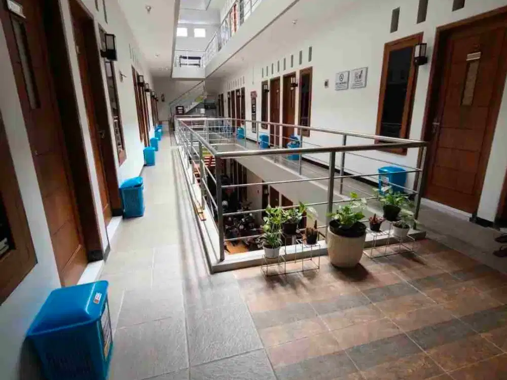 kos elite kamar 47 kondisi selalu full tinggal melanjutkan saja lokasi bunga songgolangit sangat dekat jalan raya suhat dan dekat kampus UB Brawijaya