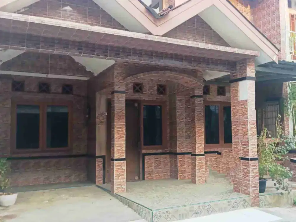 Disewakan rumah cluster tingkat siap huni di kelapa gading jakut