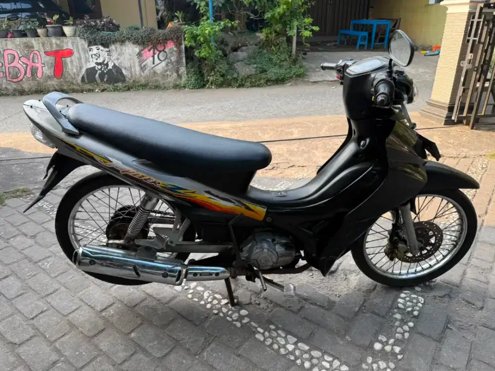 Jupiter Z THN 2005 plat AB sleman