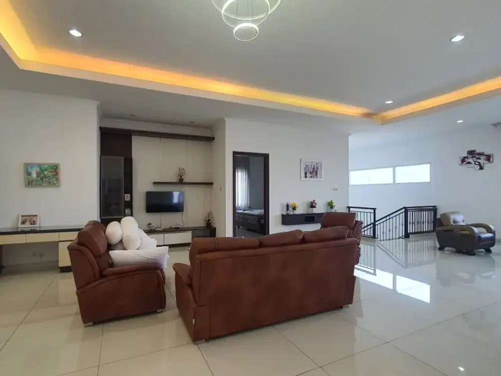 Dijual Rumah 2 Lantai Nyaman Siap Huni Terawat Minimalis Lokasi di Jalan Raya Lembang Bandung
