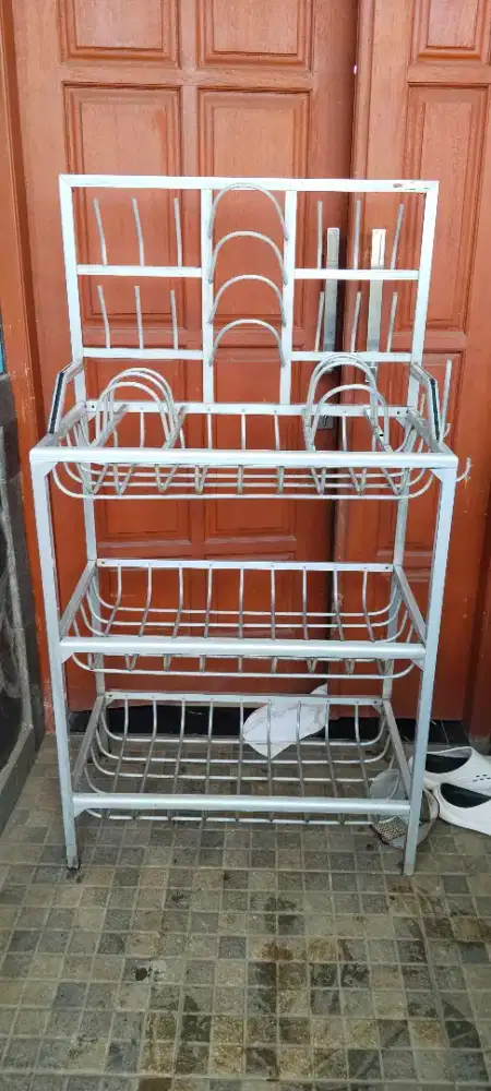 Rak piring almini