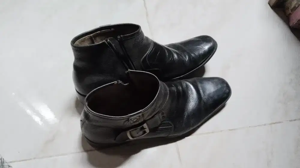 Sepatu layak pake merk Buccheri