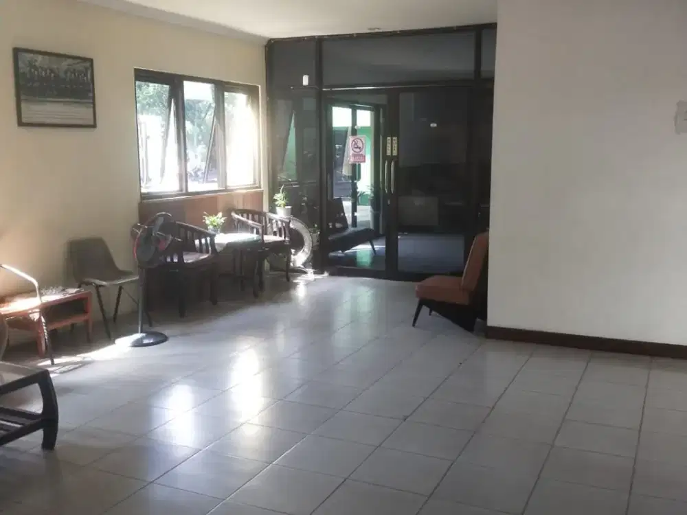Hotel Tengah Kota Surabaya hitung Tanah Kondisi Masih aktif smp Sekarang Bangunan 2 Lantai