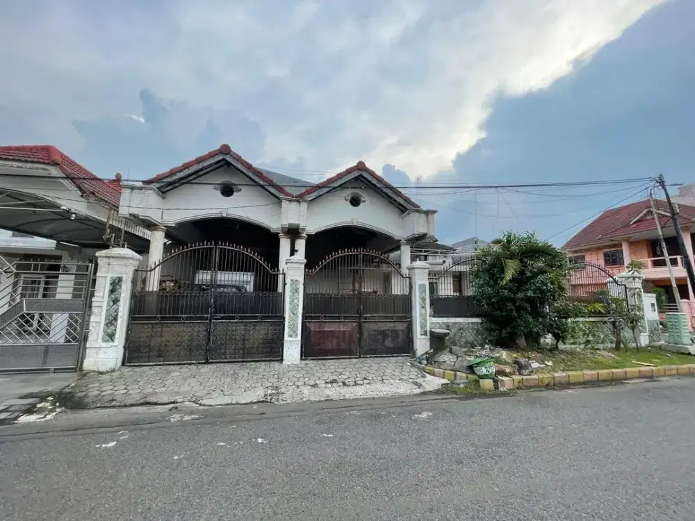 Dijual Rumah Murah Hitung Tanah, Strategis di Pantai Mentari Surabaya