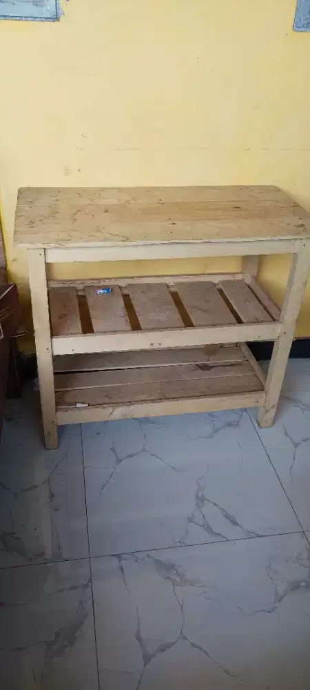 Meja TV bekas pribadi