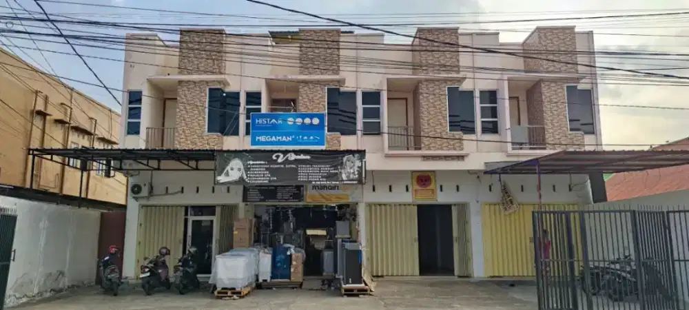 Disewakan RUKO 2 lantai Pinggir jalan utama