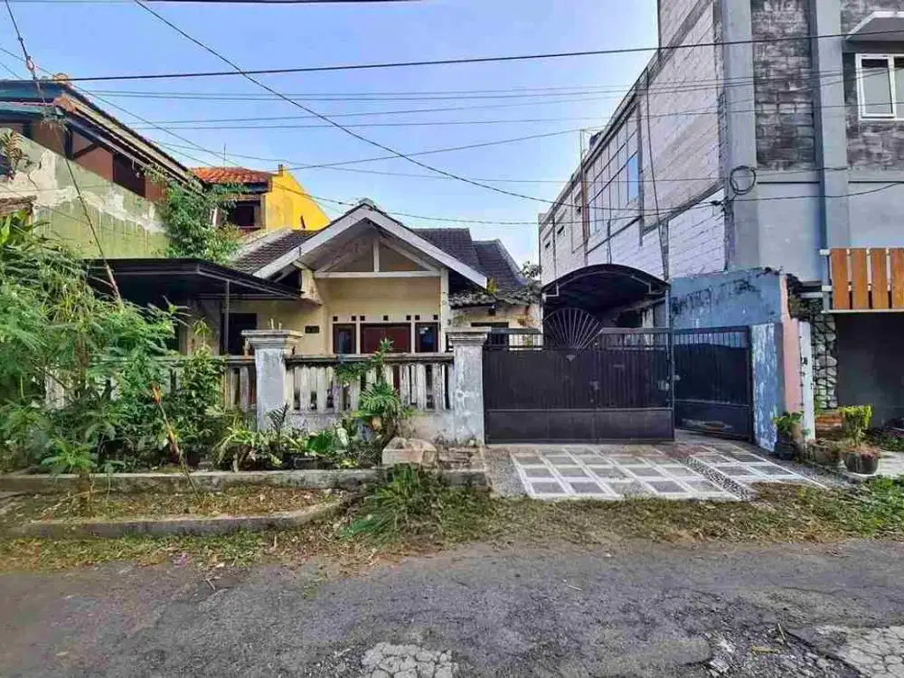 rumah murah luas 151 di jl tondano sawojajar malang kota dekat jalan utama dan dekat jalan tol. bagus buat usaha atau hunian. BU SEGERA