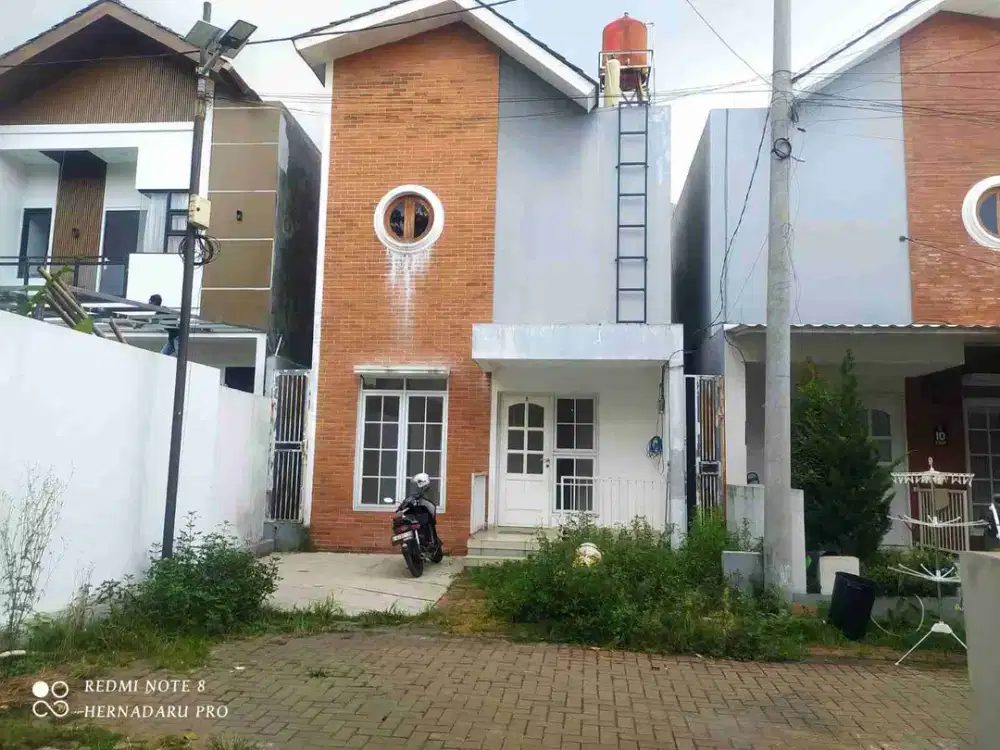 murah 7 ratus jutaan rumah 2 lantai cluster cisaranten Arcamanik dekat griya