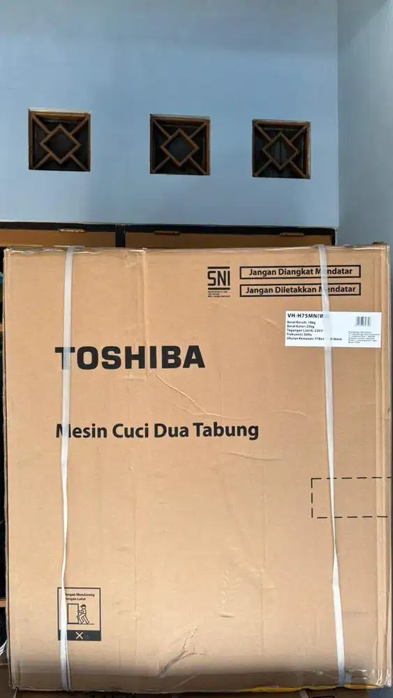 Di jual cepat mesin cuci merek Toshiba 2 tabung
