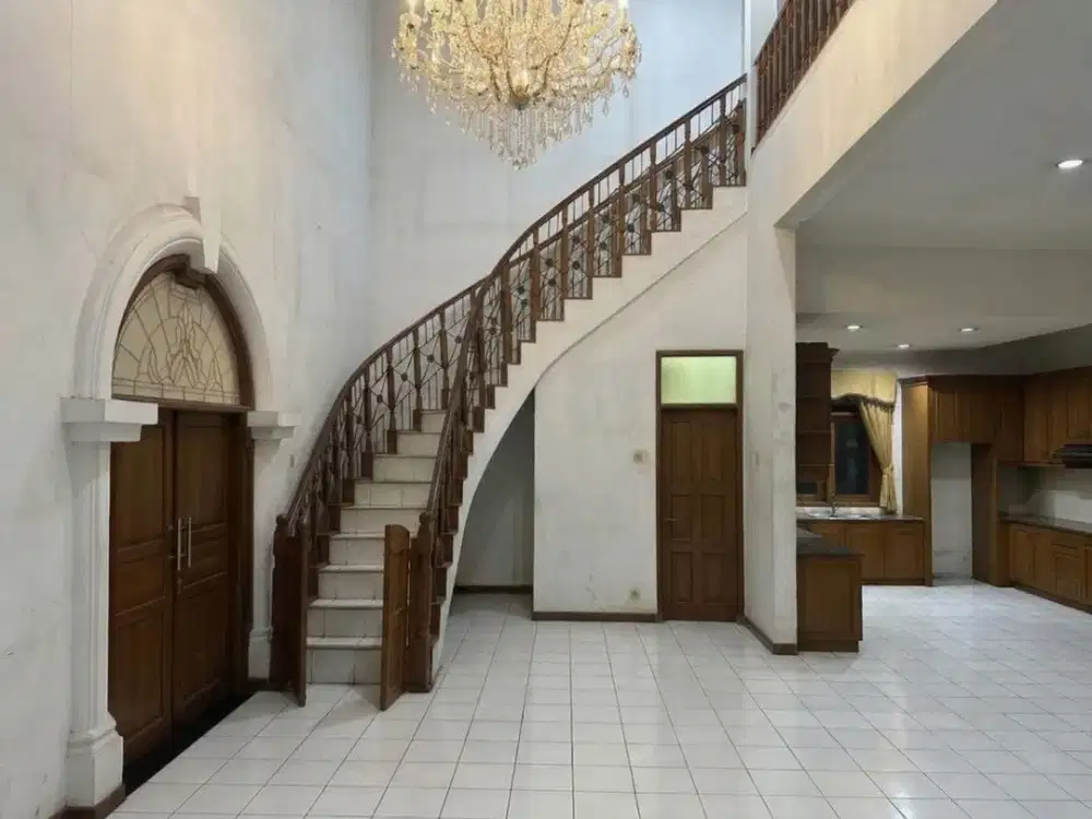 Rumah Hunian Terawat, Lokasi Strategis, Di Daerah Kebayoran Baru