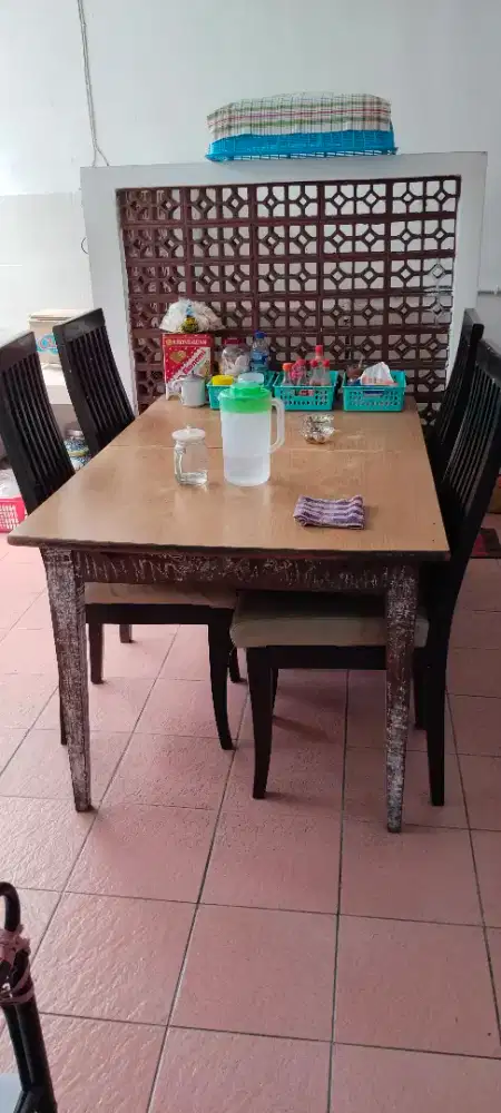 Meja makan jati bekas