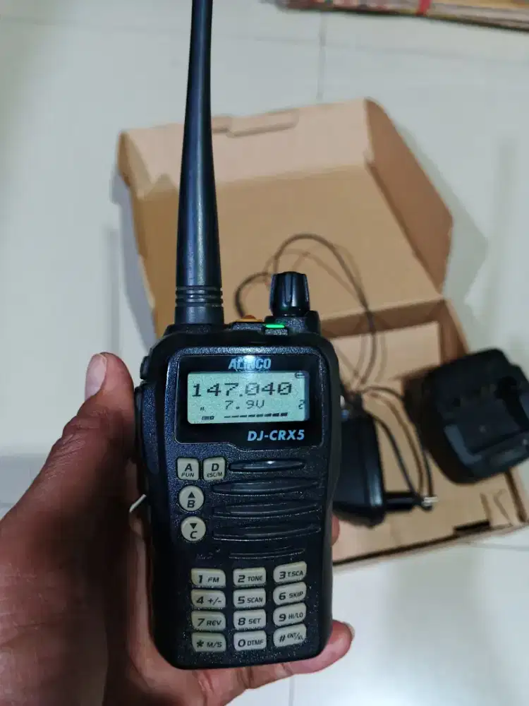 HT ALINCO CRX 5 like new