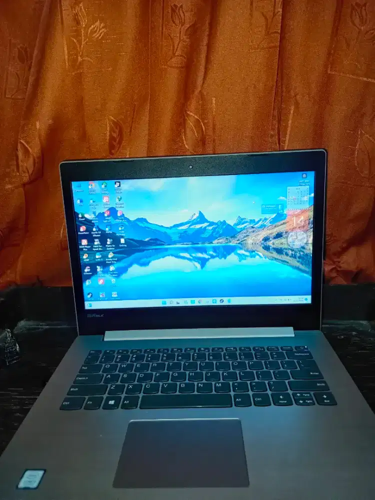 Lenovo IdeaPad 330-14IKB.