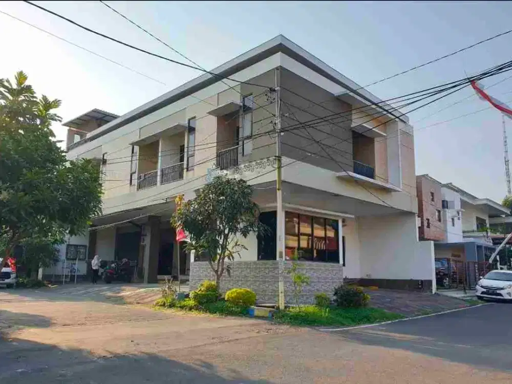 kos aktif tarif 2 jt dan 2.2 parkir mobil banyak lokasi premium sigura gura paling depan hanya 50 m dari kampus ITN dan UB