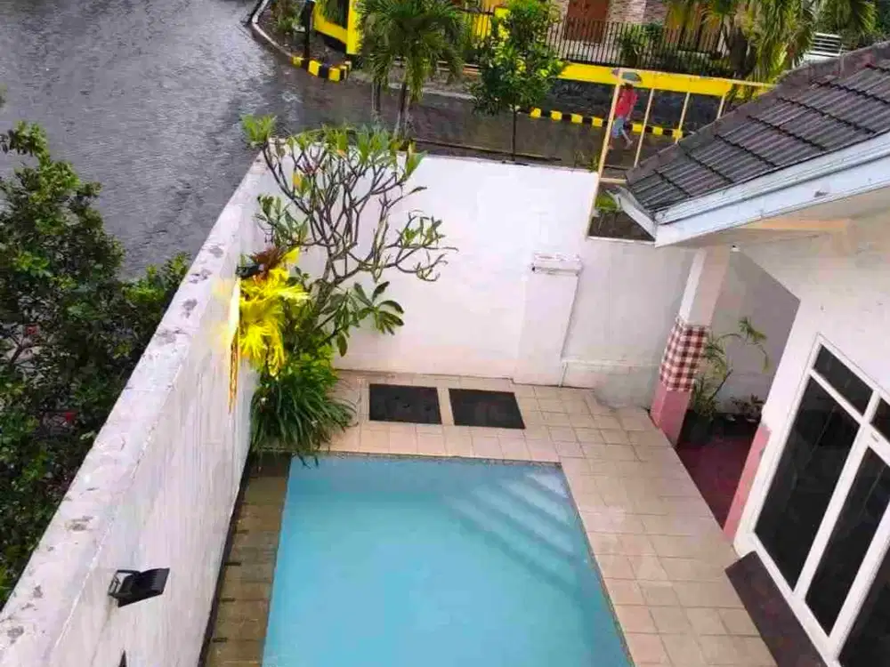 villa ada kolam renang posisi hook sangat dekat ke wisata BNS, JATIM PAR, alun alun dan lain lain kondisi BU SEGERA