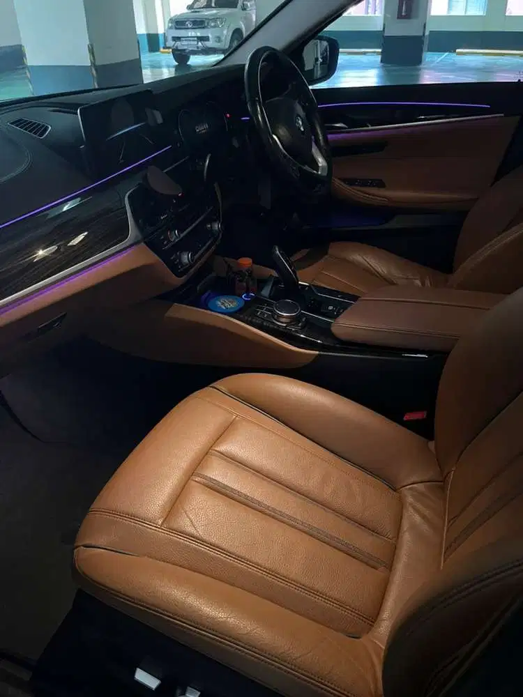 BMW 320i 2018 Bensin