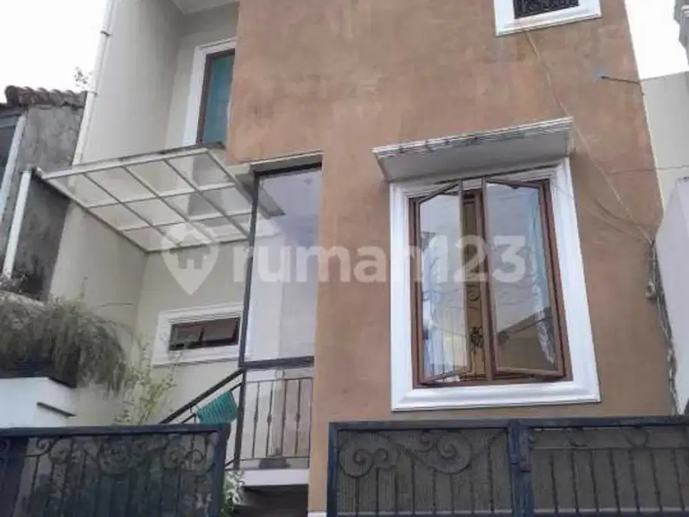 Rumah Semi Furnished Siap Huni di Cipete Utara Lokasi Strategis