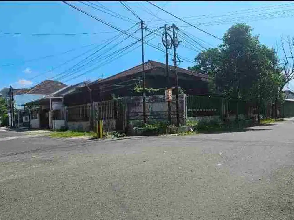 rumah murah seperti harga tanah saja, bagus dibangun kos elite, rumah huni, guest house, kantor atau usaha lokasi
