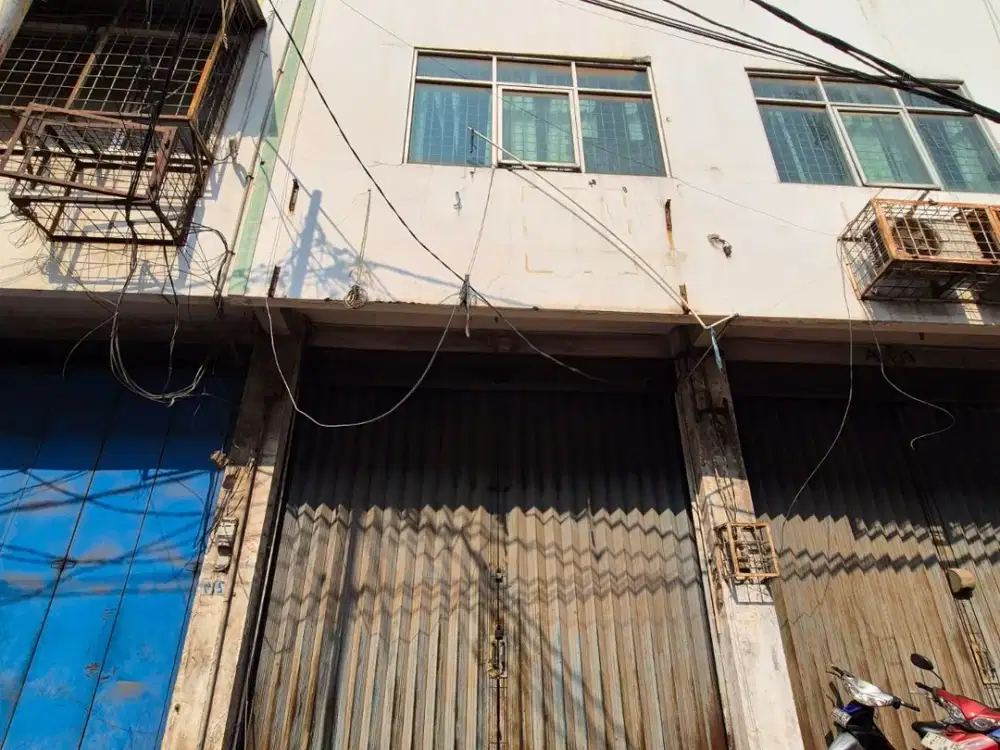 Dijual Murah Ruko Gandeng 9x20 dan 3 Lantai Full Akses Kontainer 40ft di Kawasan Pergudangan Kapuk