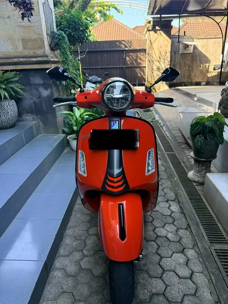 Vespa GTS Super Sport 150ie Orange Tramonto like new