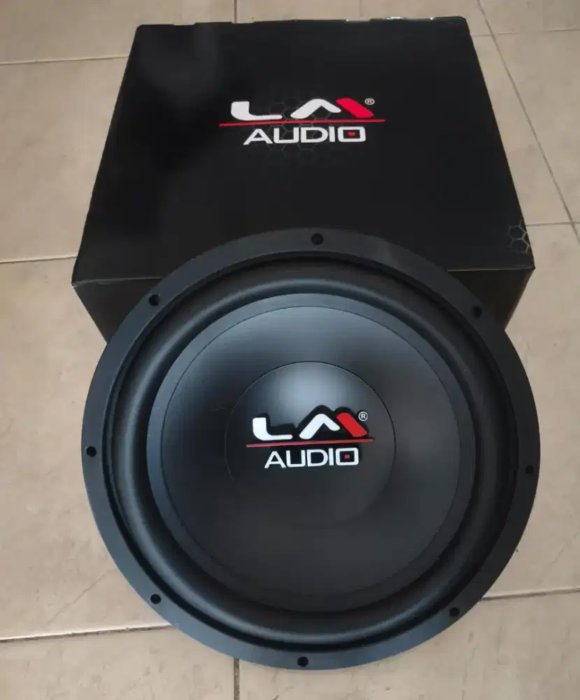 Subwoofer 12, merk LM Audio 12JJ 500watt, lokasi di dps