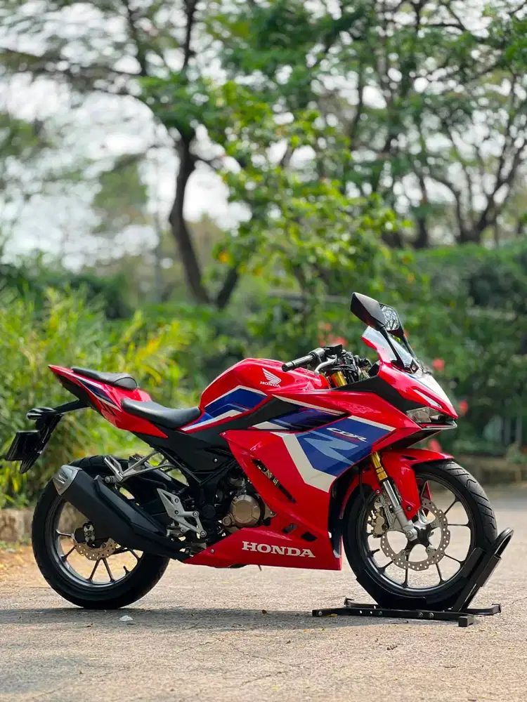 HONDA NEW CBR 150R TRICOLOR 2023 KM 3K PAJAK PANJANG SUPERB