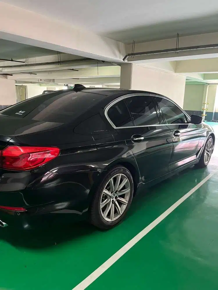BMW 320i 2018 Bensin