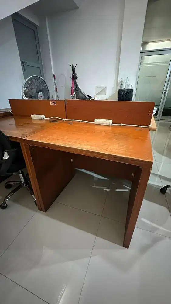 Meja Staff - Custom