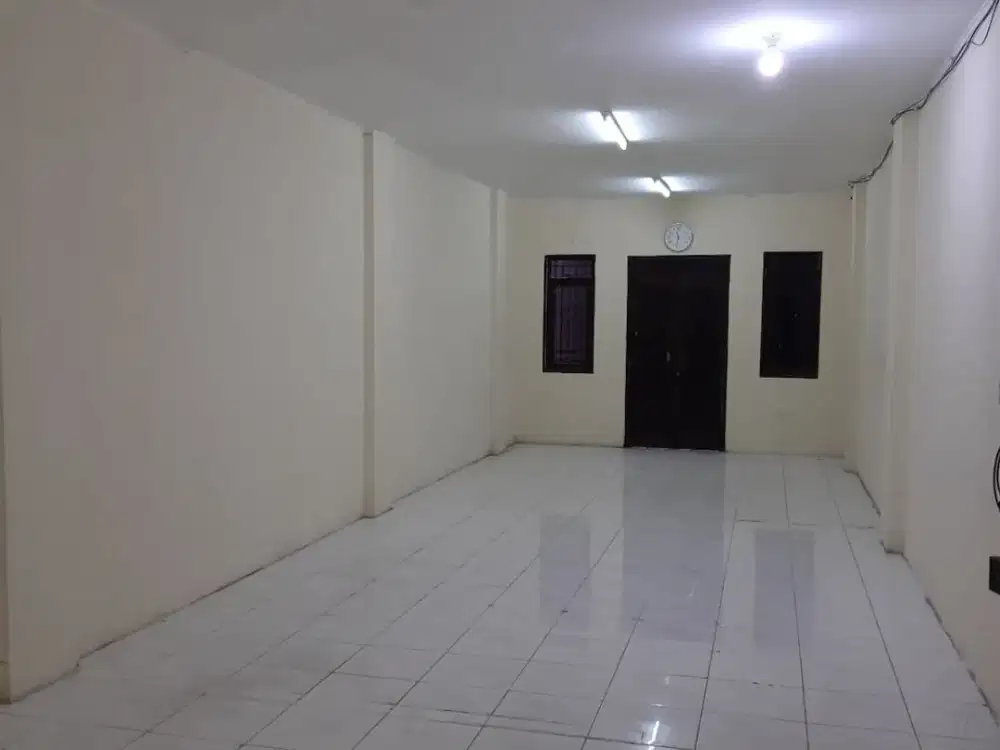 Dijual Murah Ruko 3 Lantai Kondisi Terawat Dekatntu Tol Tomang Jakarta Barat