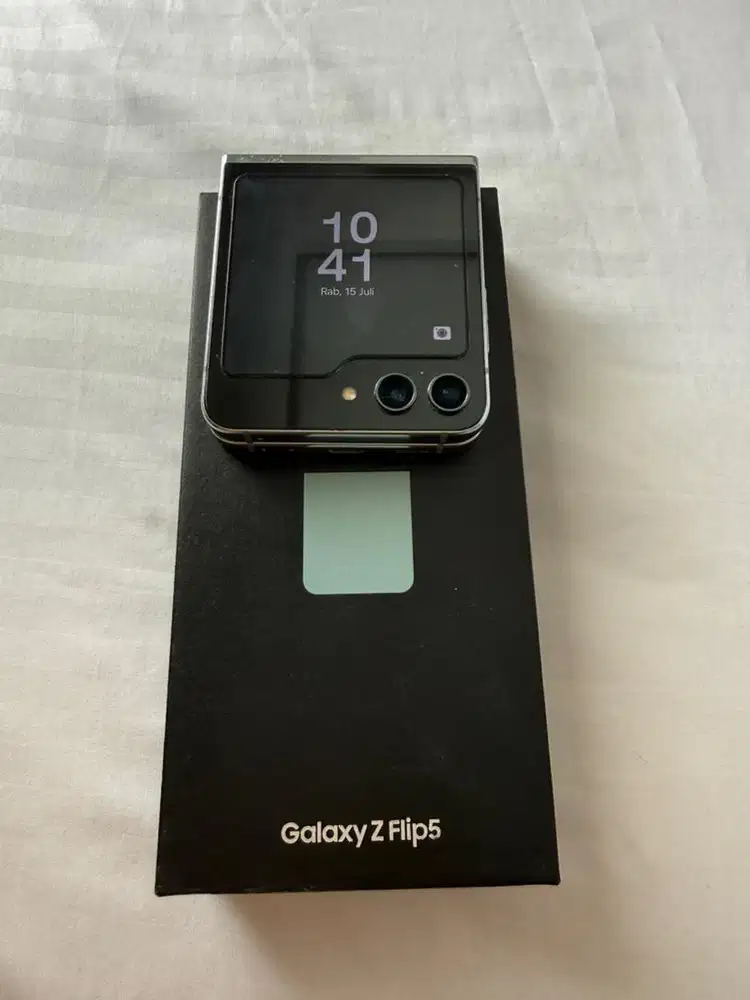 Samsung Galaxy Z Flip 5 256 resmi