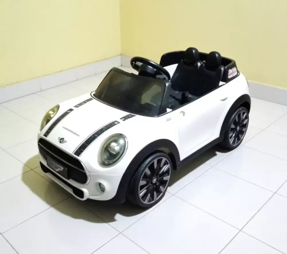 Mobil aki anak mini Cooper