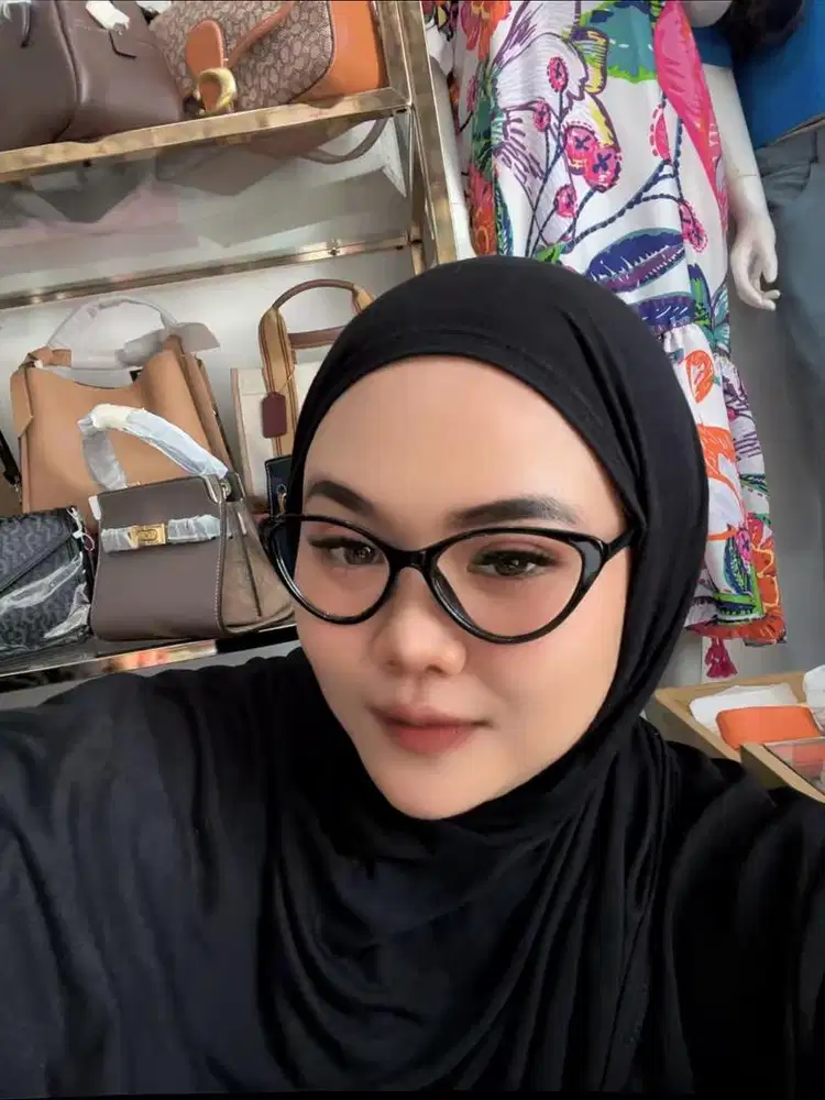 Cari loker hostlive cewe
